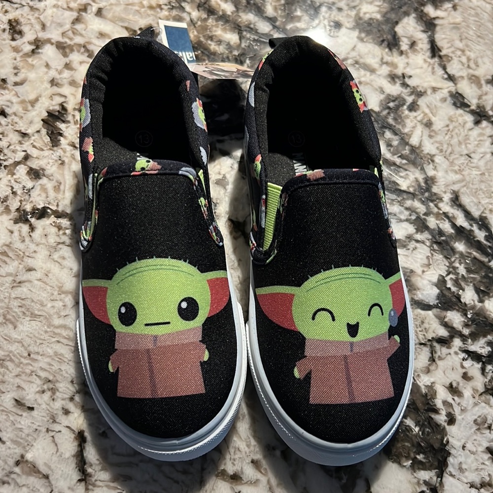 Ground up brand. The Mandalorian   Boys. Size 13